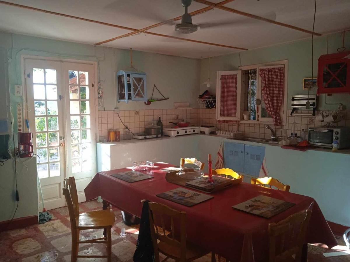Casa de Férias Alikis Old 1875 House Varres Bohali
